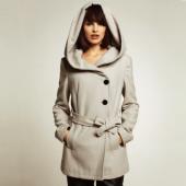 Короткое пальто с капюшоном Короткое пальто с капюшоном