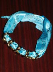 Декоративный шарф-украшение с цепью