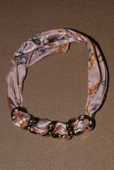 Декоративный шарф-украшение с цепью